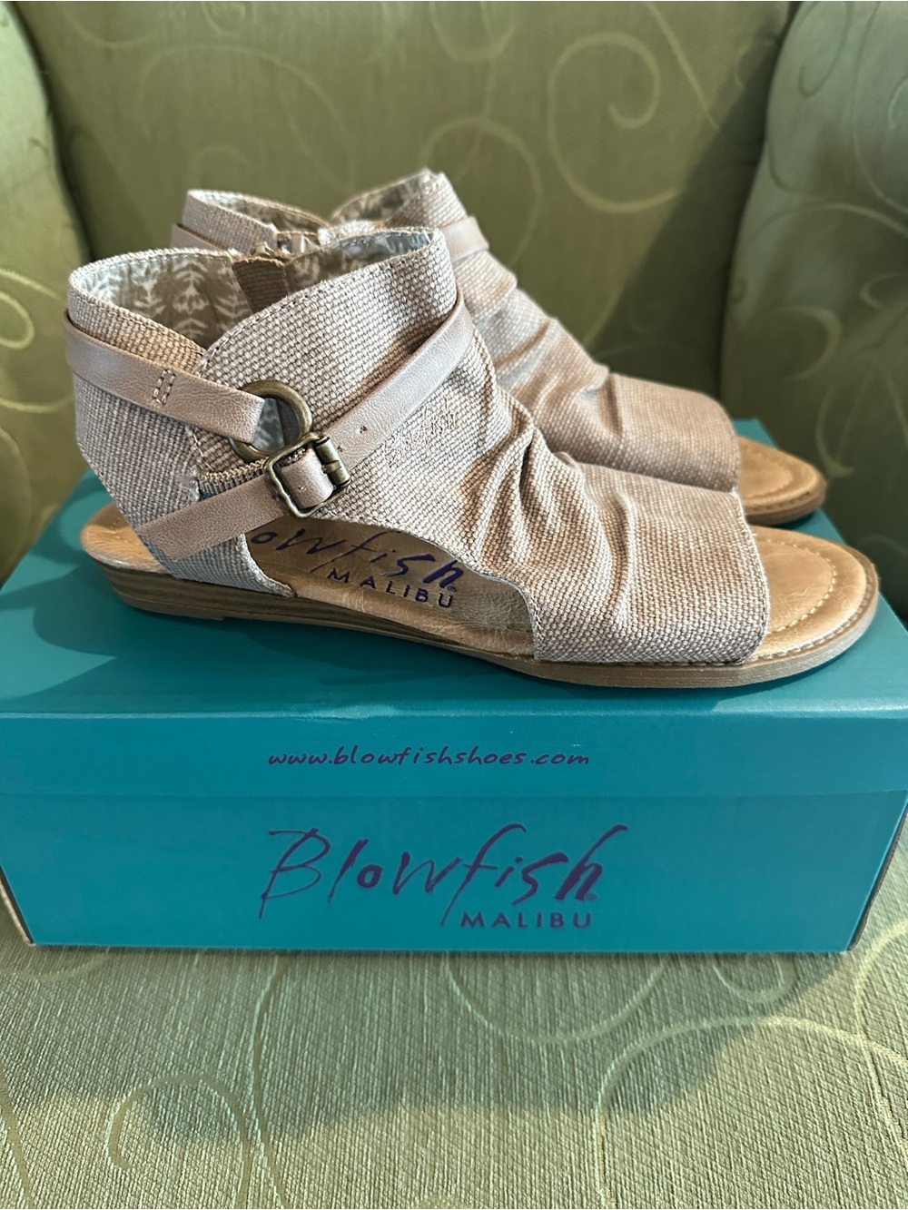 New Blowfish Malibu Taupe Ruched Open-Toe Sandals